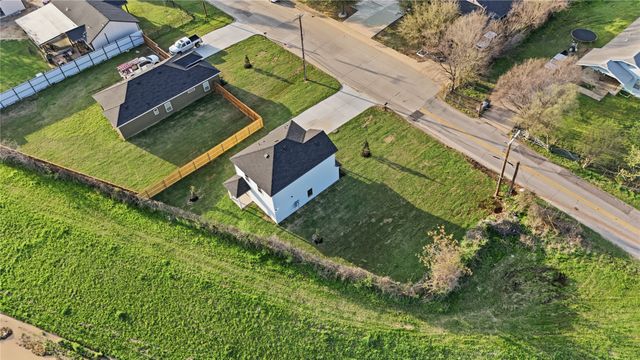 9480 Sandyland Boulevard, Dallas, TX 75217