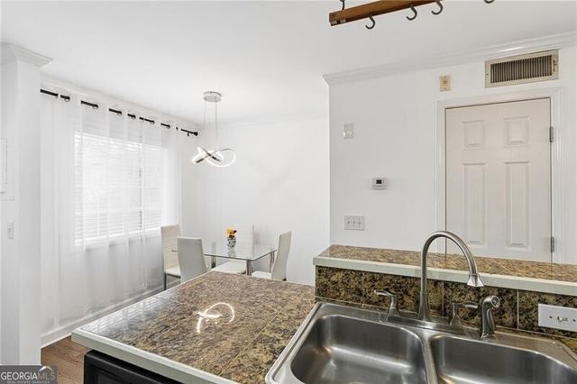 2232 Dunseath Avenue NW 206, Atlanta, GA 30318