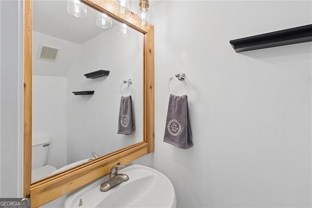 2232 Dunseath Avenue NW 206, Atlanta, GA 30318