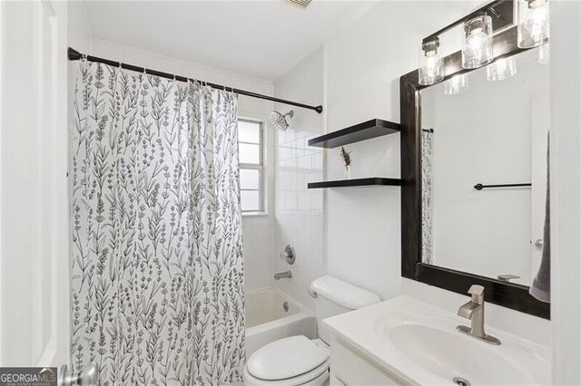 2232 Dunseath Avenue NW 206, Atlanta, GA 30318