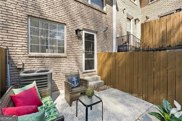 2232 Dunseath Avenue NW 206, Atlanta, GA 30318