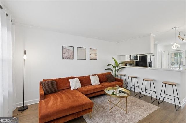 2232 Dunseath Avenue NW 206, Atlanta, GA 30318