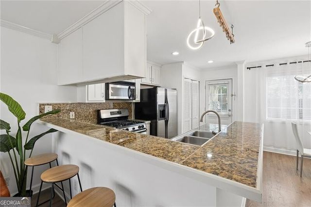 2232 Dunseath Avenue NW 206, Atlanta, GA 30318