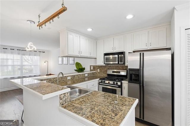 2232 Dunseath Avenue NW 206, Atlanta, GA 30318