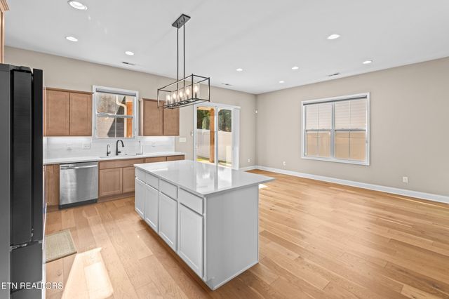 1062 Belle Pond Ave, Knoxville, TN 37932