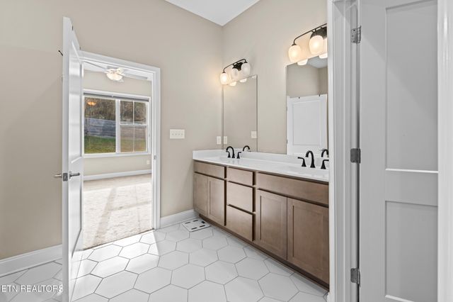 1062 Belle Pond Ave, Knoxville, TN 37932