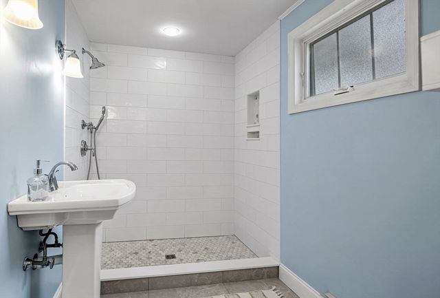 17 Musquashicut Ave, Scituate, MA 02066