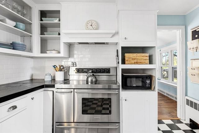 17 Musquashicut Ave, Scituate, MA 02066