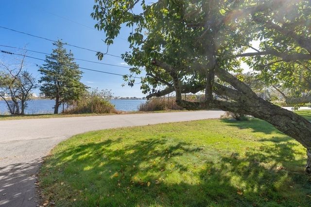17 Musquashicut Ave, Scituate, MA 02066