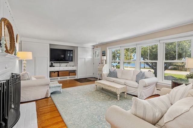 17 Musquashicut Ave, Scituate, MA 02066