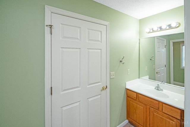 5261 N Bend, Green Twp, OH 45247