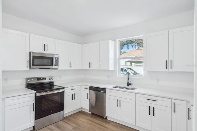 248 E MAGNOLIA STREET, Groveland, FL 34736