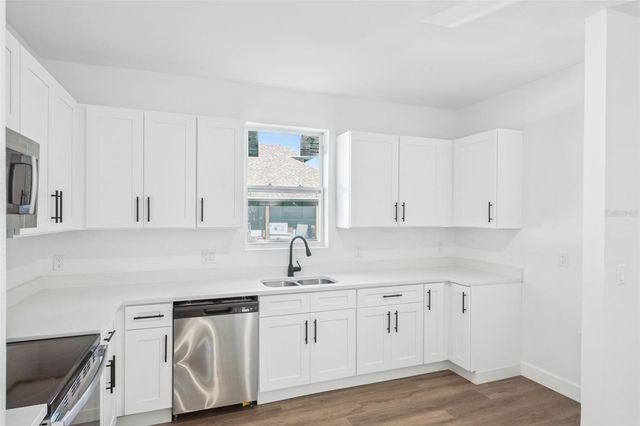 248 E MAGNOLIA STREET, Groveland, FL 34736