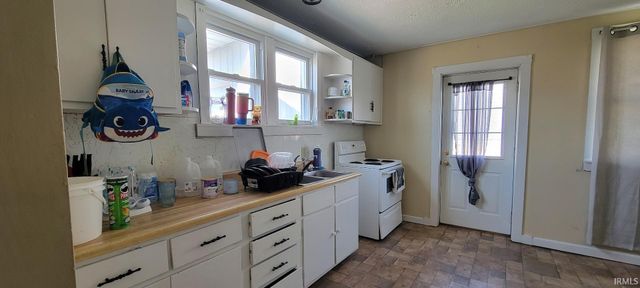106 SW 2Nd Street, Loogootee, IN 47553