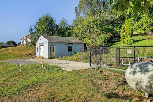 208 Mccleary Rd, Raccoon Twp, PA 15050