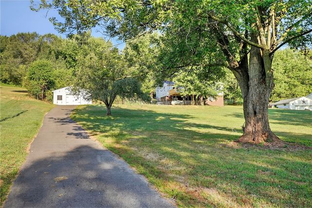 208 Mccleary Rd, Raccoon Twp, PA 15050