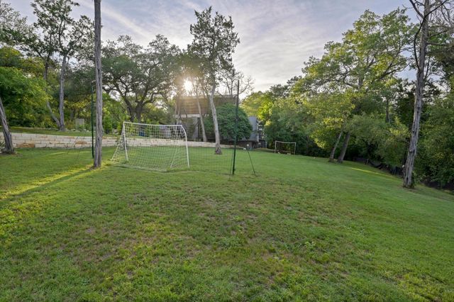 1001 Madrone RD, West Lake Hills, TX 78746