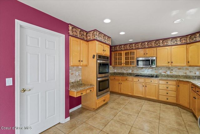 5887 N HARCOURT DR, Coeur D'alene, ID 83815