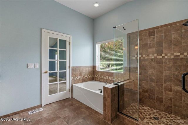 5887 N HARCOURT DR, Coeur D'alene, ID 83815