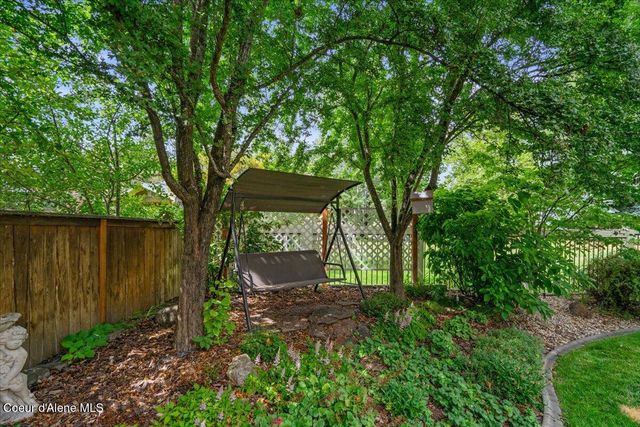 5887 N HARCOURT DR, Coeur D'alene, ID 83815