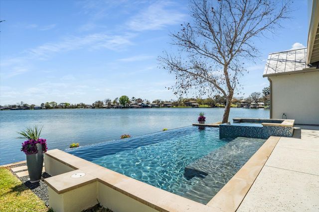 701 Woodland HIlls, Granite Shoals, TX 78654