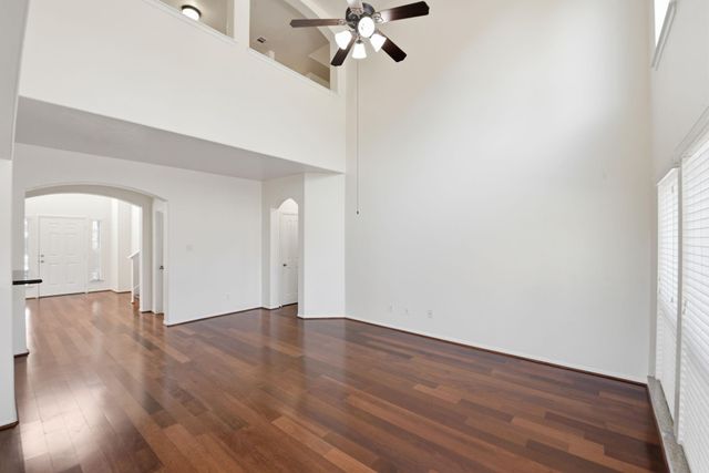 8702 Challis Park Court, Houston, TX 77040