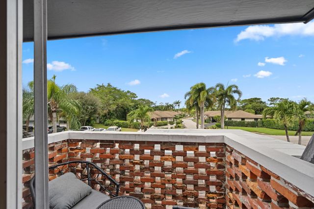 404 Pine Tree Court 6, Atlantis, FL 33462