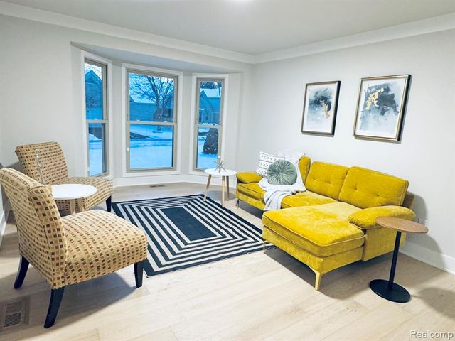 35460 Woodfield Drive, Farmington Hills, MI 48331