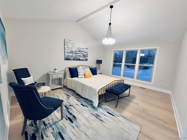 35460 Woodfield Drive, Farmington Hills, MI 48331