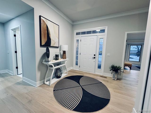 35460 Woodfield Drive, Farmington Hills, MI 48331