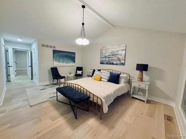 35460 Woodfield Drive, Farmington Hills, MI 48331