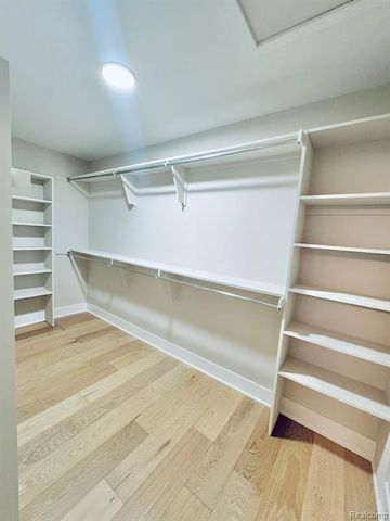 35460 Woodfield Drive, Farmington Hills, MI 48331