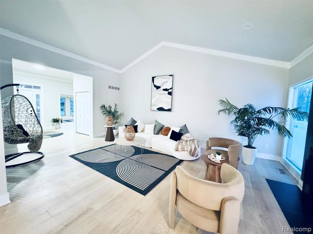 35460 Woodfield Drive, Farmington Hills, MI 48331