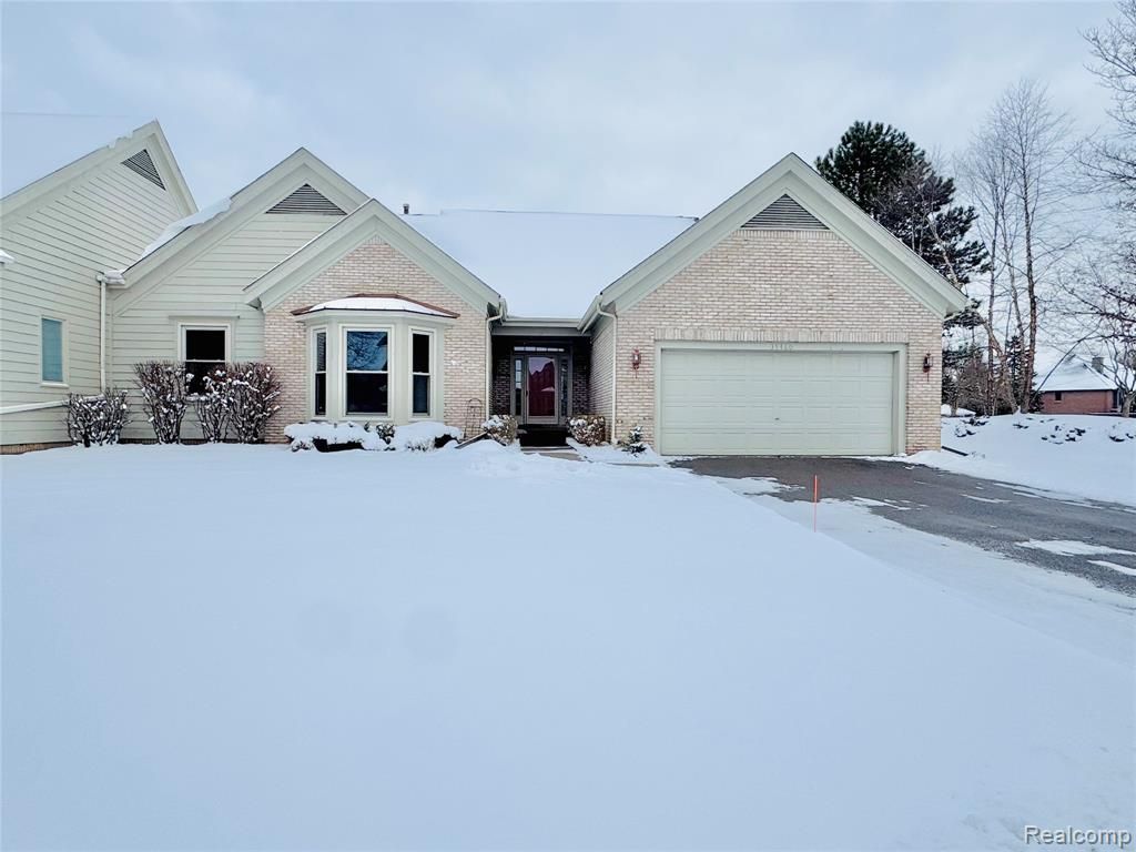 35460 Woodfield Drive, Farmington Hills, MI 48331