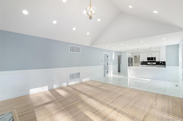 95 Wellington Court, Yorktown Heights, NY 10598