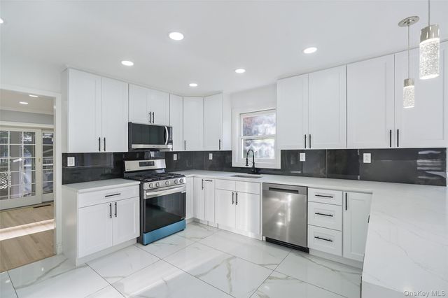 95 Wellington Court, Yorktown Heights, NY 10598