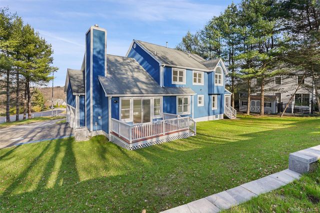 95 Wellington Court, Yorktown Heights, NY 10598