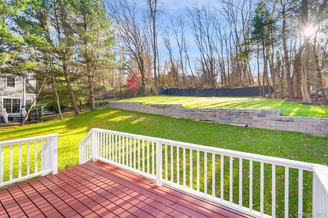 95 Wellington Court, Yorktown Heights, NY 10598