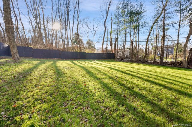 95 Wellington Court, Yorktown Heights, NY 10598