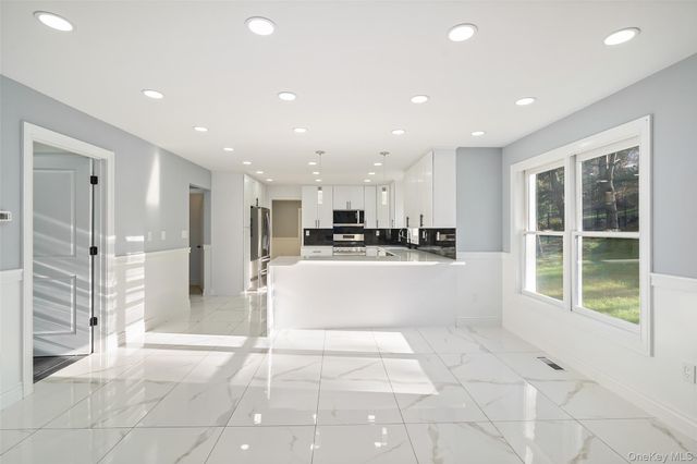 95 Wellington Court, Yorktown Heights, NY 10598