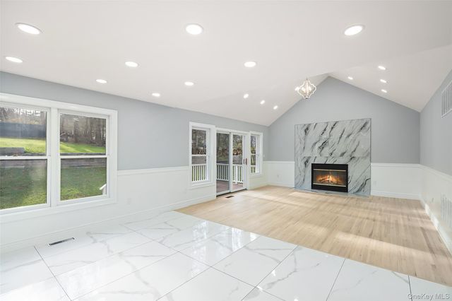 95 Wellington Court, Yorktown Heights, NY 10598