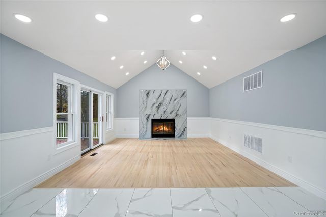 95 Wellington Court, Yorktown Heights, NY 10598