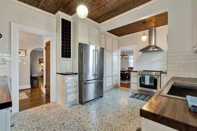 1200 S Crest Road, Rossville, GA 30741