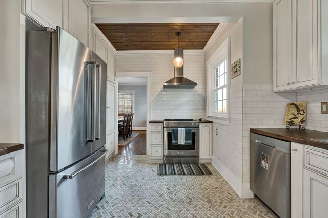 1200 S Crest Road, Rossville, GA 30741