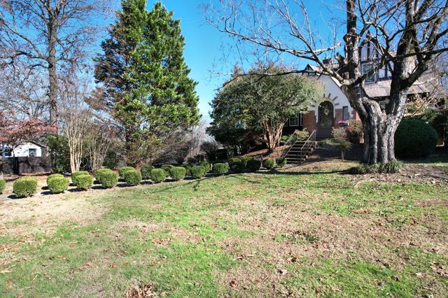 1200 S Crest Road, Rossville, GA 30741