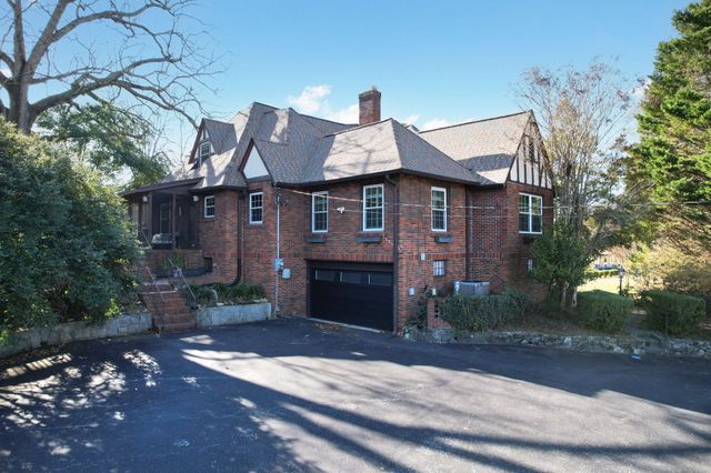 1200 S Crest Road, Rossville, GA 30741