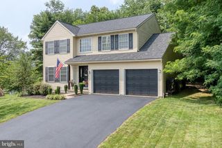 2606 DE WITT DR, Lancaster, PA 17601