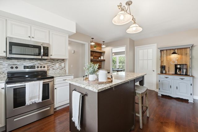 1706 Colonial Way Circle, Hixson, TN 37343