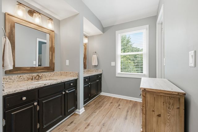 1706 Colonial Way Circle, Hixson, TN 37343