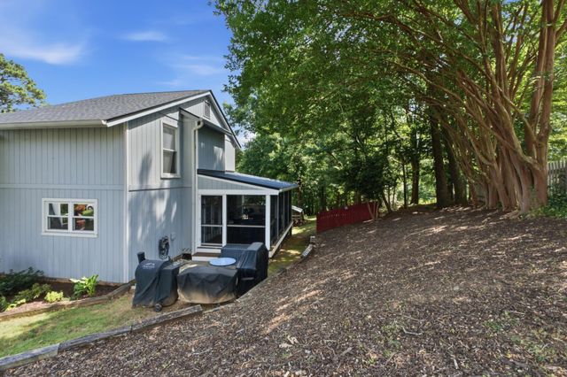 1706 Colonial Way Circle, Hixson, TN 37343